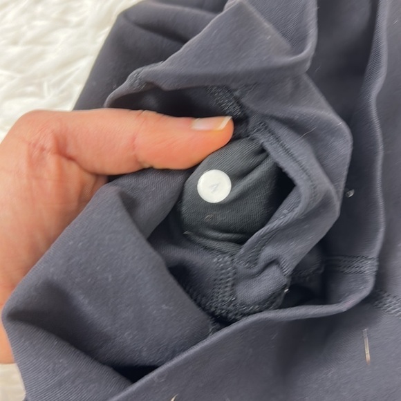Lululemon Wunder Under Crop - Picture 5 of 7